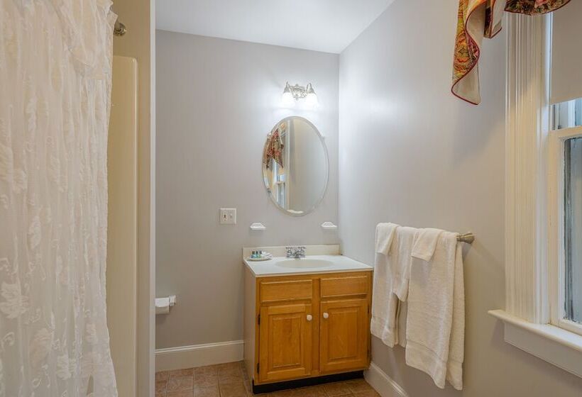 پانسیون Dodge Cottage