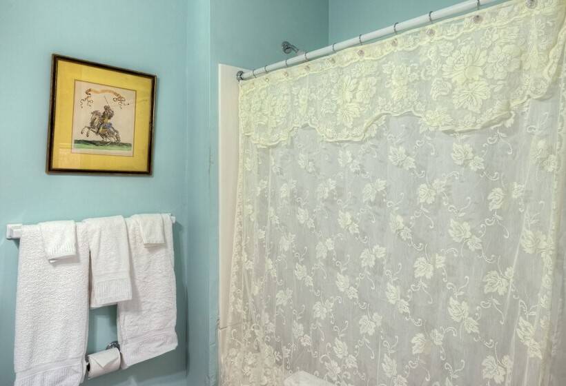 پانسیون Dodge Cottage