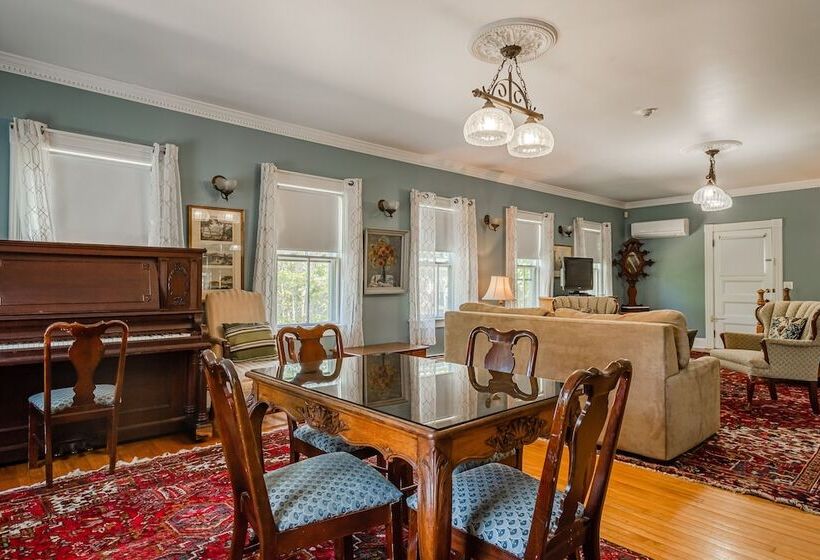 پانسیون Dodge Cottage