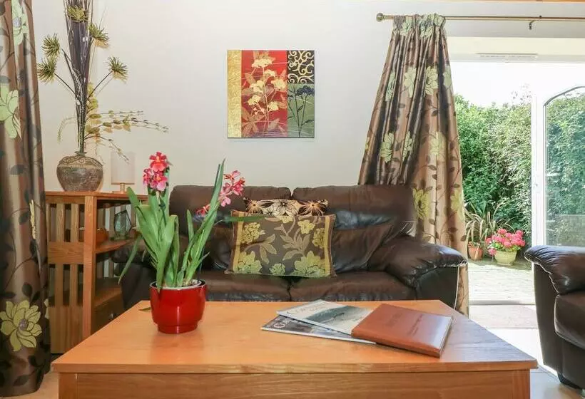 Suntrap Hideaway