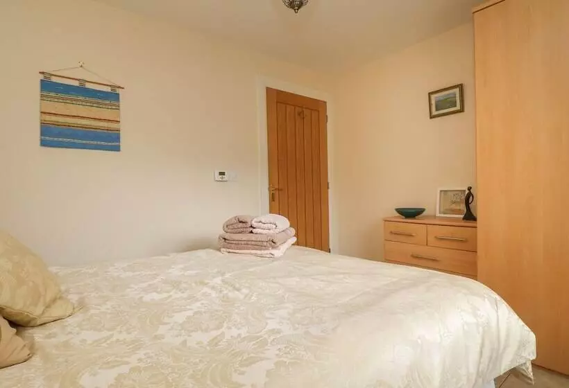 Suntrap Hideaway