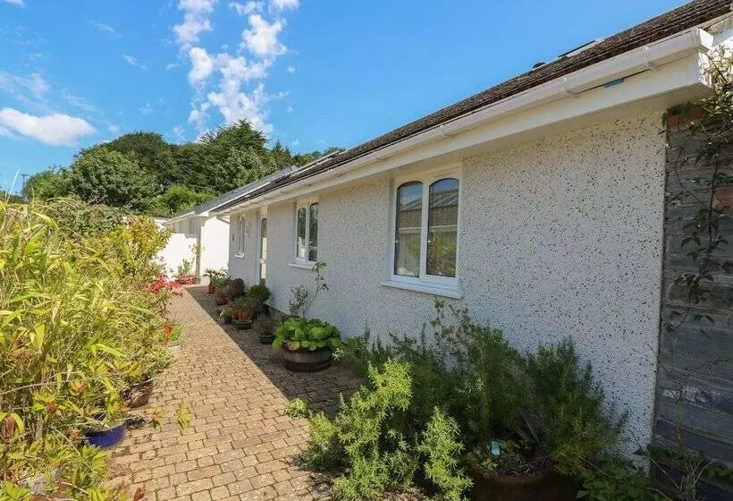 Suntrap Hideaway