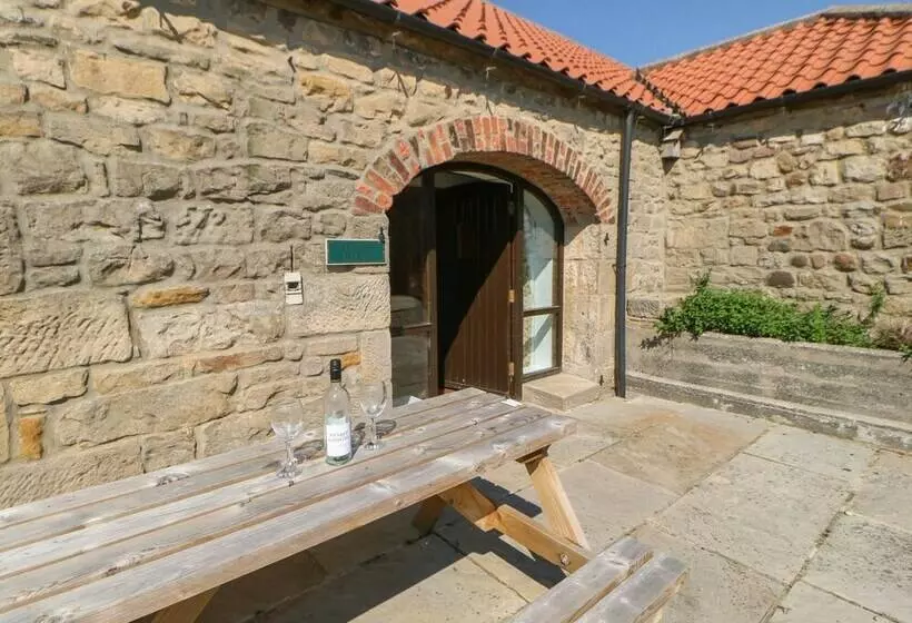 Thistle Close