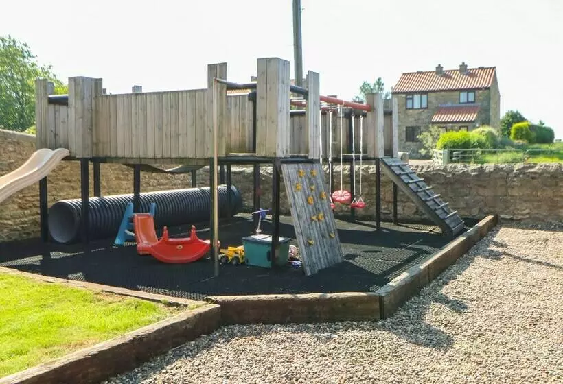 Thistle Close