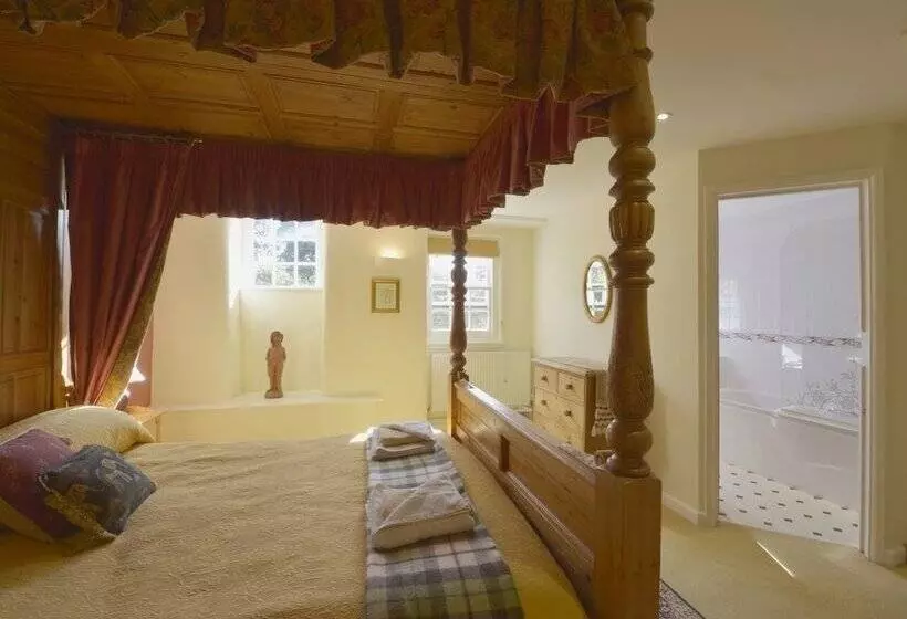 Grooms Cottage