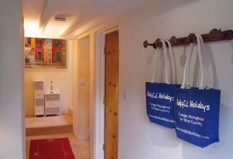 Grooms Cottage