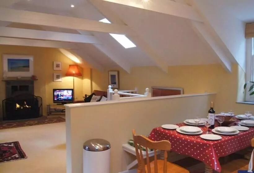 Grooms Cottage