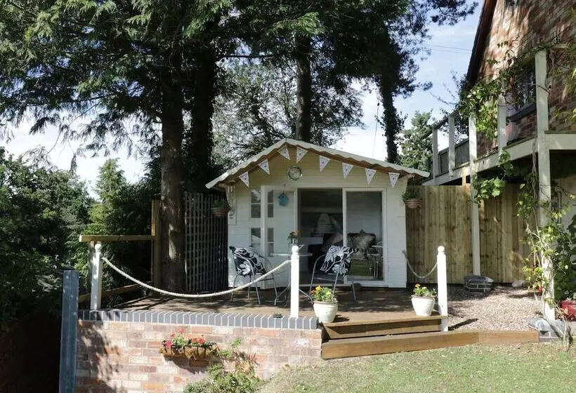 Hillview Cottage