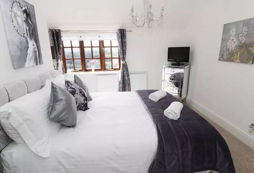 Hillview Cottage