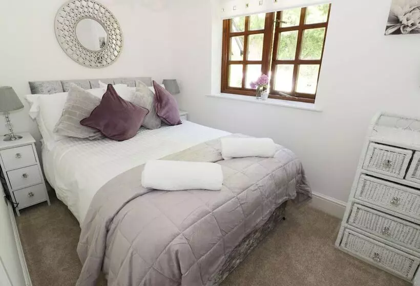 Hillview Cottage