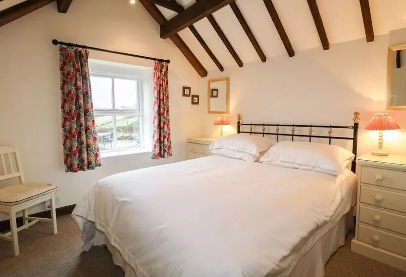 Walton Cottage