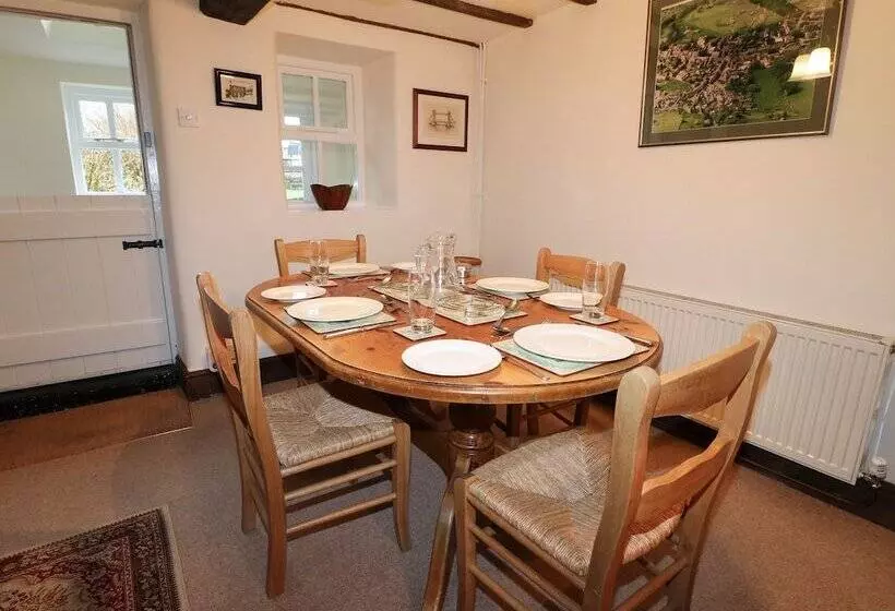 Walton Cottage