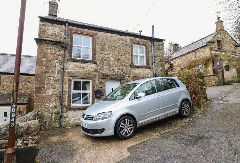 Walton Cottage