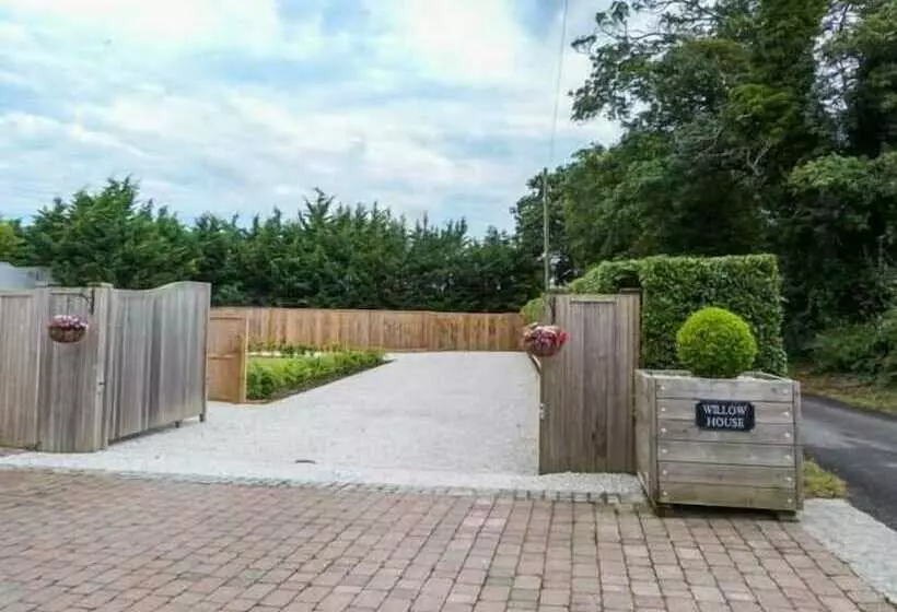 Willow Lodge