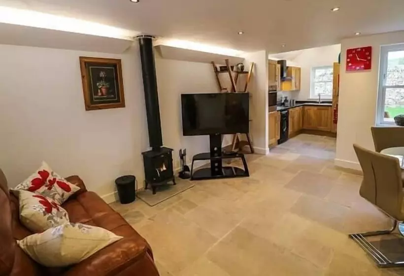 1 Primitive Croft