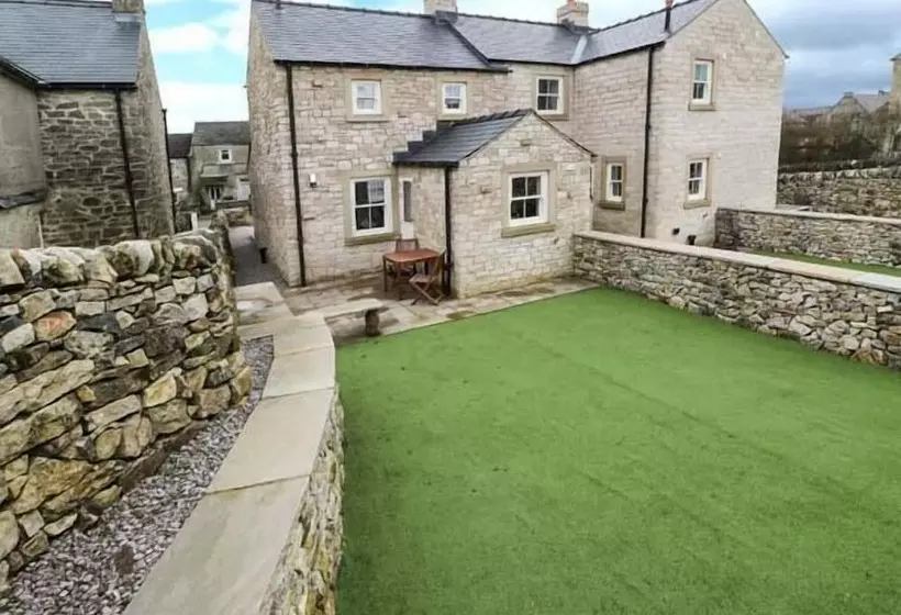1 Primitive Croft