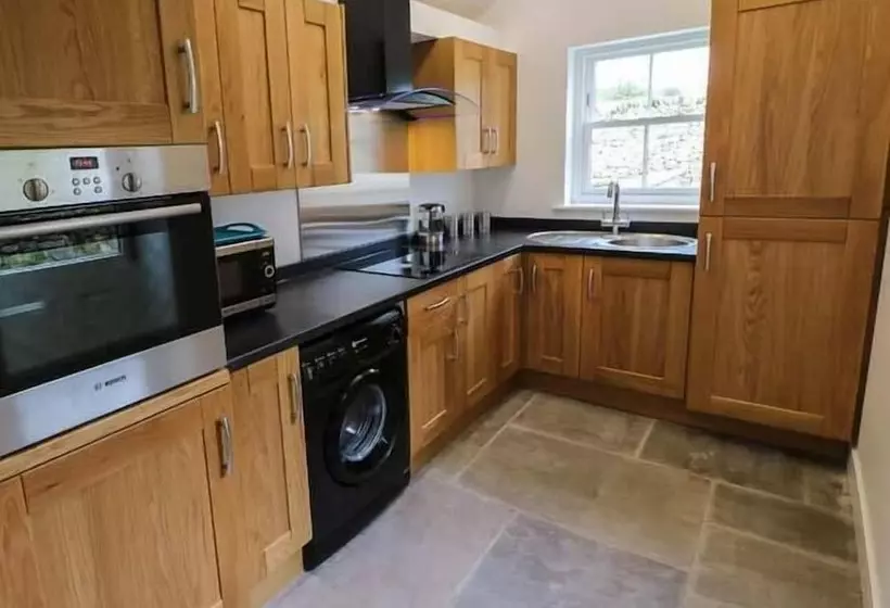 1 Primitive Croft