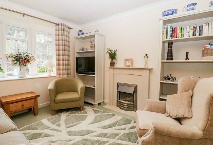 5 Wye Rapid Cottages