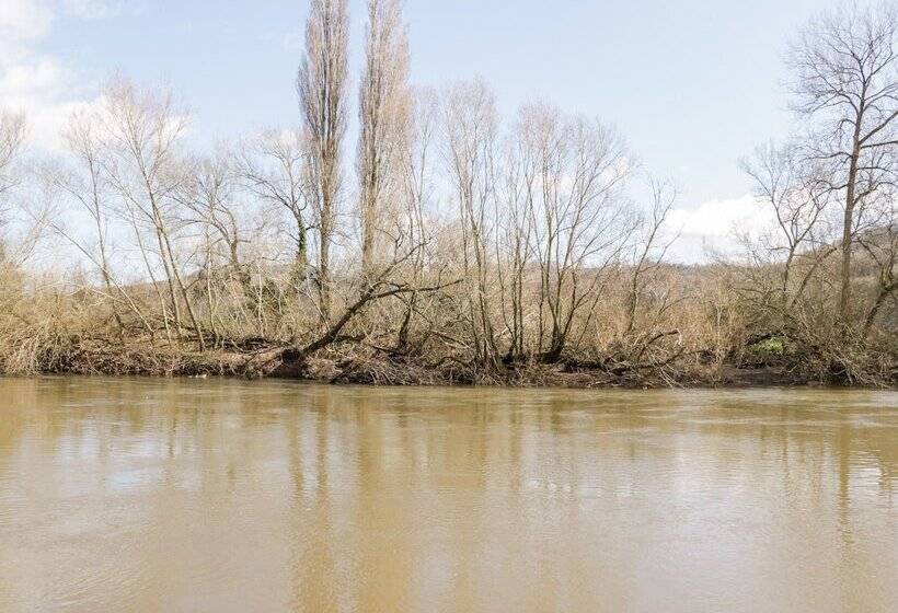 5 Wye Rapid Cottages