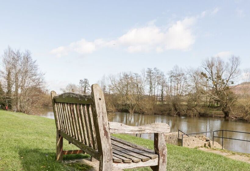 5 Wye Rapid Cottages