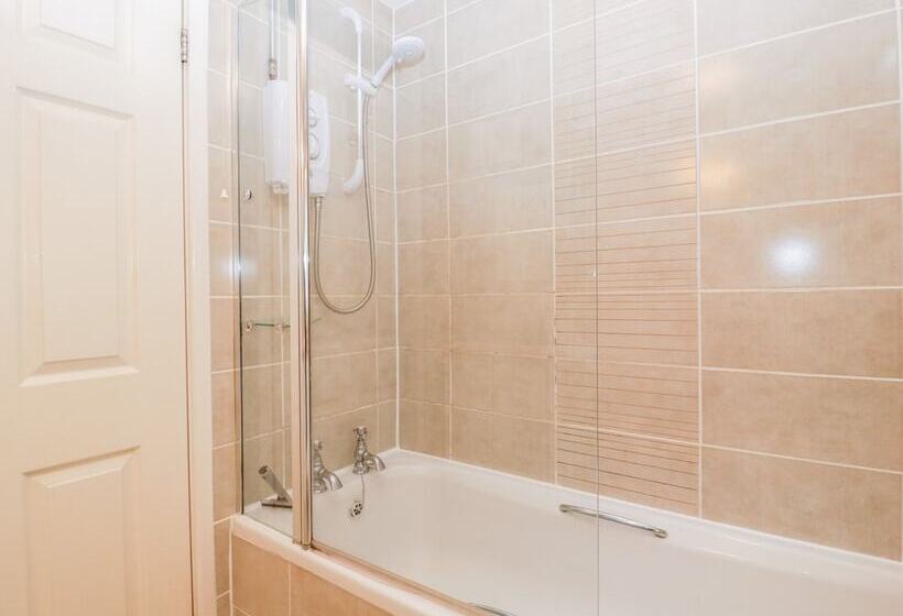 5 Wye Rapid Cottages