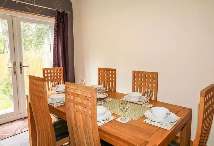 79 Corrour Road