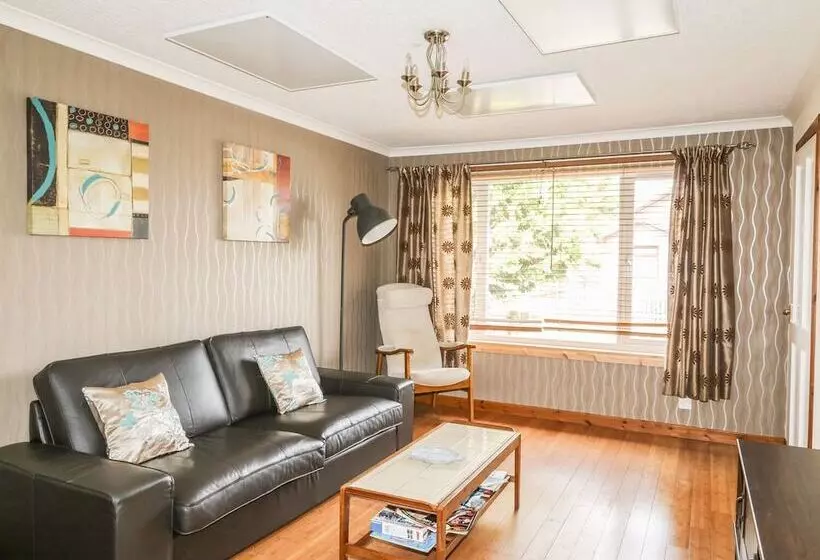 79 Corrour Road