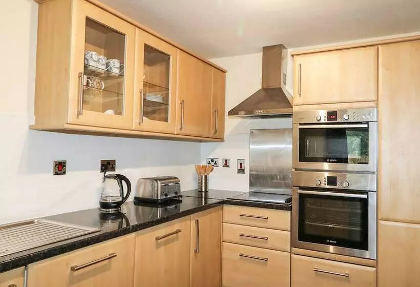 79 Corrour Road