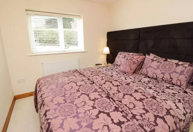 Bryn Derw Holiday Cottage