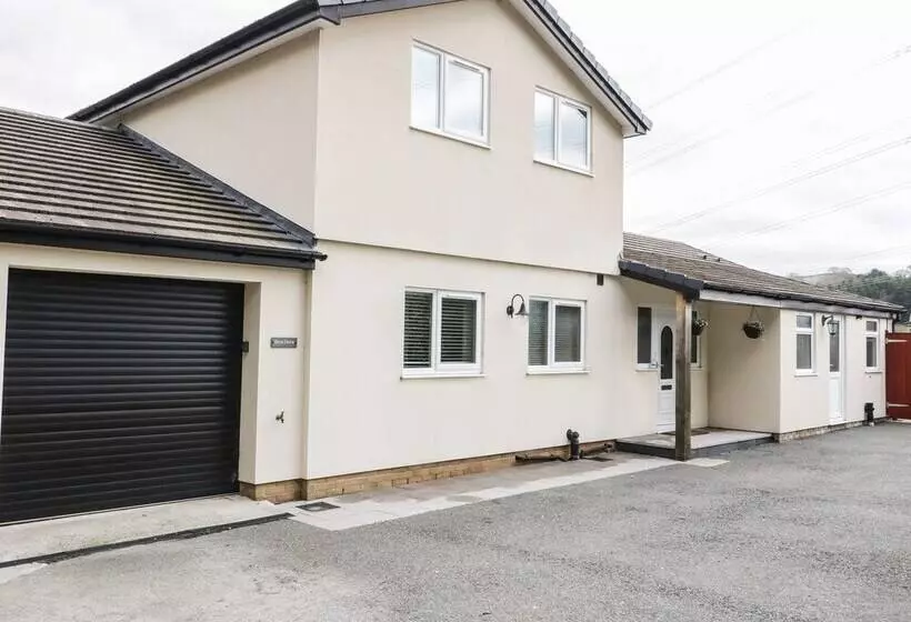 Bryn Derw Holiday Cottage