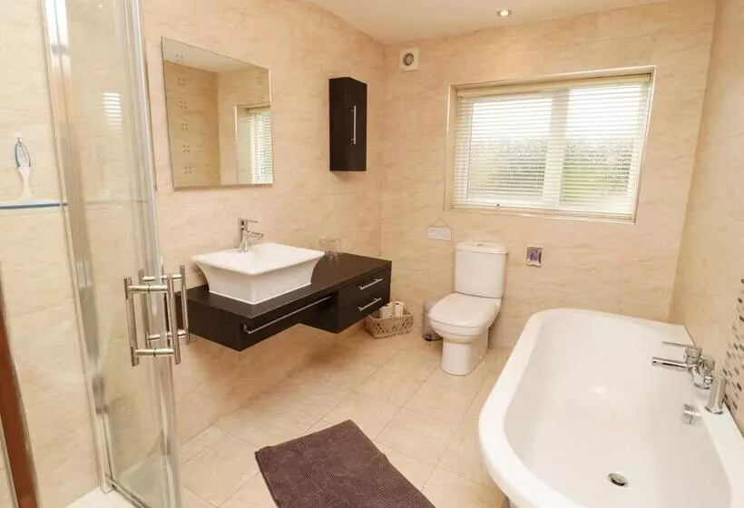 Bryn Derw Holiday Cottage