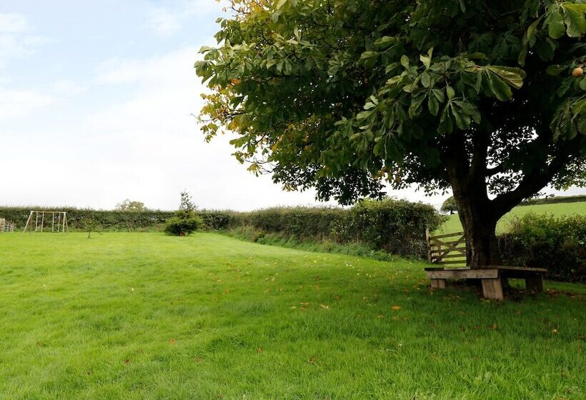 Buckinghams Leary Farm Cottage