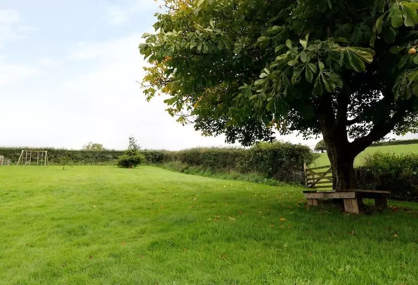 Buckinghams Leary Farm Cottage