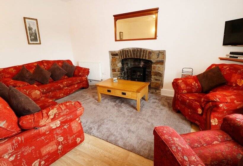 Buckinghams Leary Farm Cottage