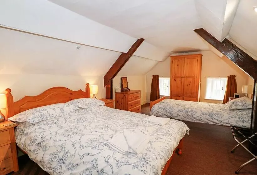Buckinghams Leary Farm Cottage