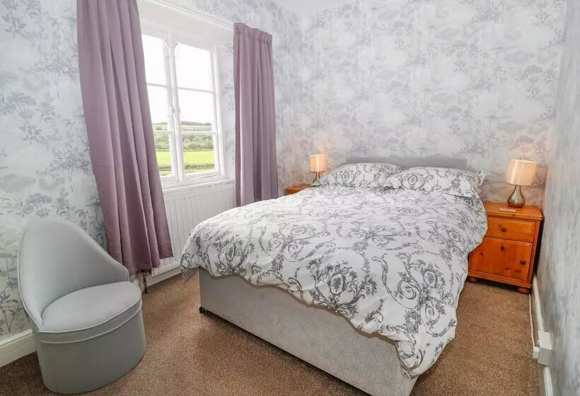Buckinghams Leary Farm Cottage