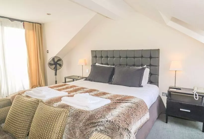 Cedar Lodge