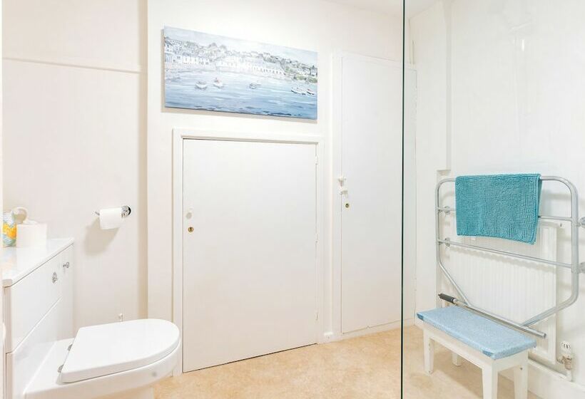 Eudon Burnell Cottage