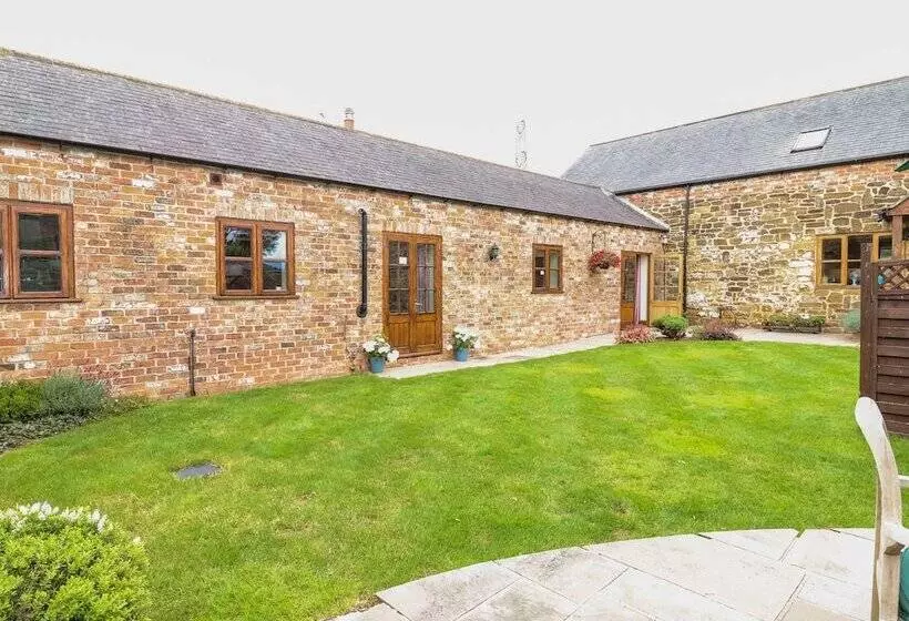 Mistal Cottage