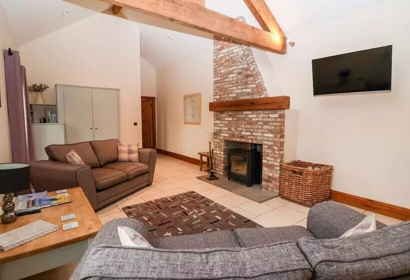 Mistal Cottage