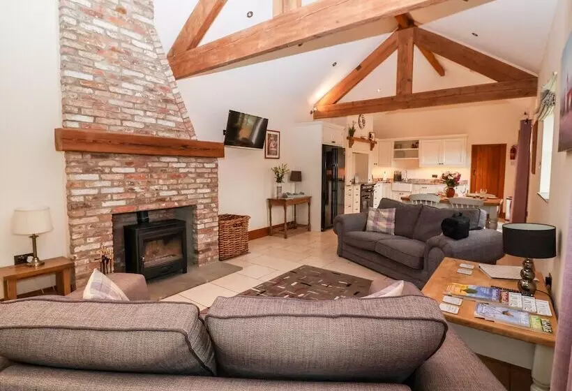 Mistal Cottage