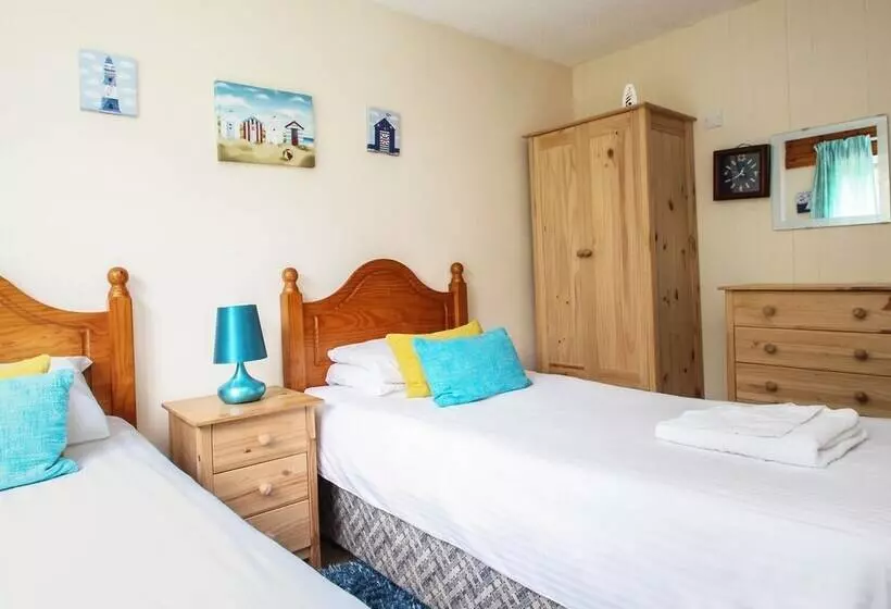 4 Manorcombe