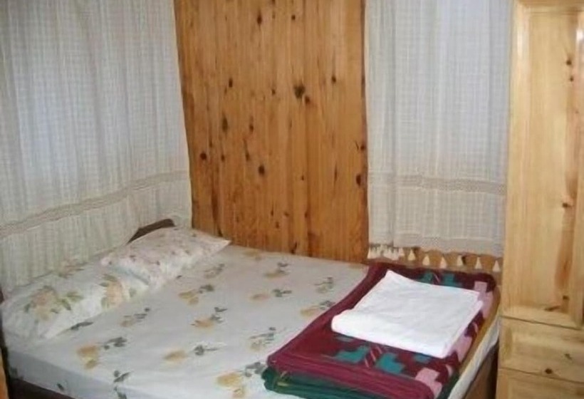 هاستل Bayrams Tree Houses