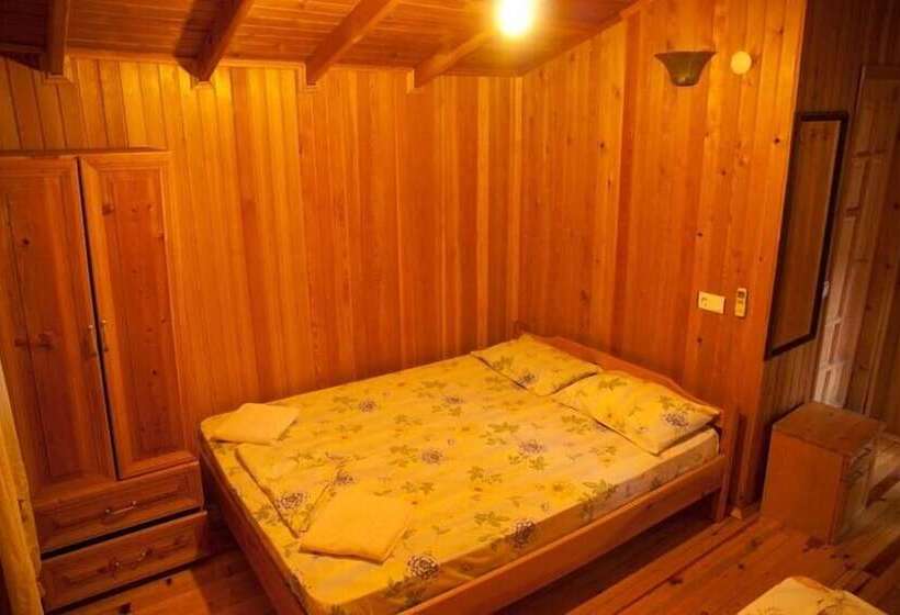 هاستل Bayrams Tree Houses