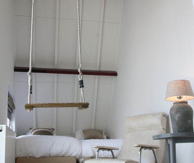 هاستل Hello I M Local