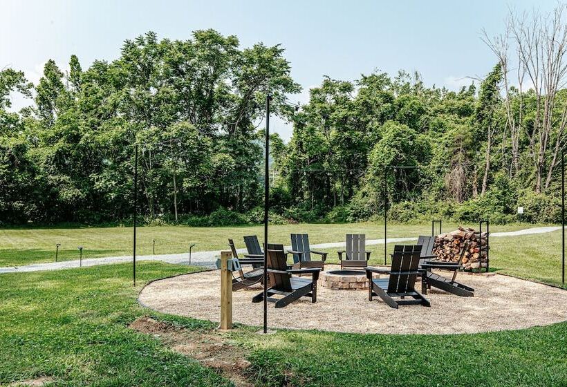 ベッドアンドブレックファースト Afton Mountain Inn