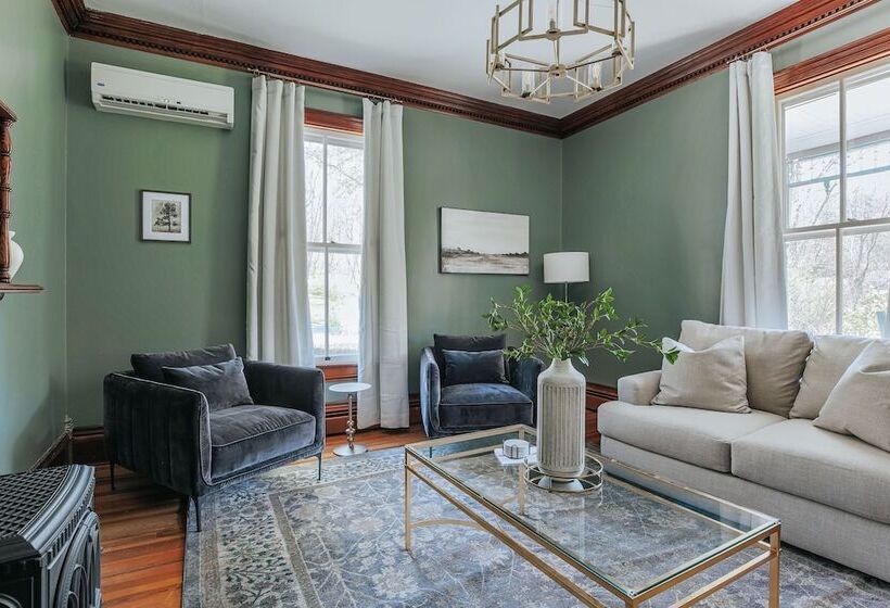 ベッドアンドブレックファースト Afton Mountain Inn