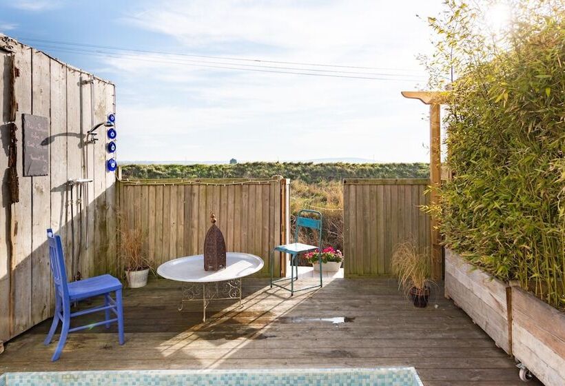 مبيت وإفطار Driftwood Beach House