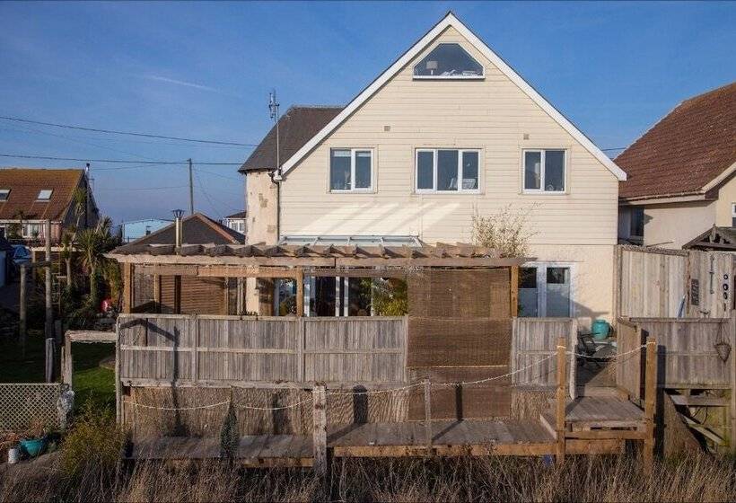 مبيت وإفطار Driftwood Beach House