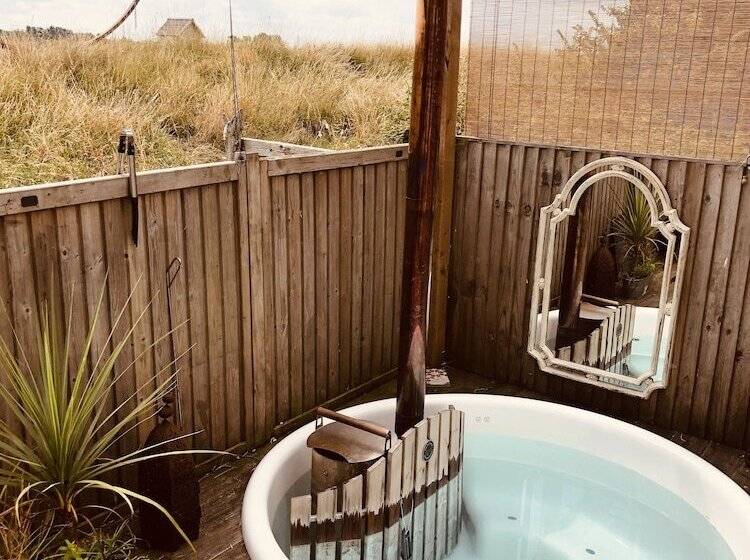 مبيت وإفطار Driftwood Beach House